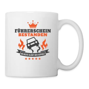 Auto Fahranfänger Geschenk Führerschein Bestanden - Tasse - Weiß - Rechts