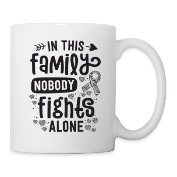 In dieser Familie kämpft niemand alleine gegen seltene Krankheiten - Tasse - Weiß - Rechts