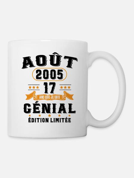 17 Ans Anniversaire Vintage Né(e) en Août 2005 - Mug blanc - blanc