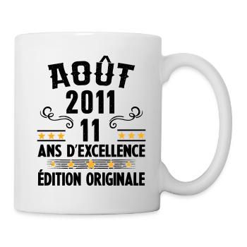 11 Ans Anniversaire Vintage Né(e) en Août 2011 - Mug blanc - blanc - Droite