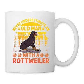 Ne sous-estimez jamais un vieil homme avec un Rottweiler - Mug blanc - blanc - Droite