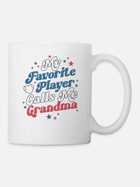 Mein Lieblingsspieler nennt mich Oma Retro - Tasse - Weiß