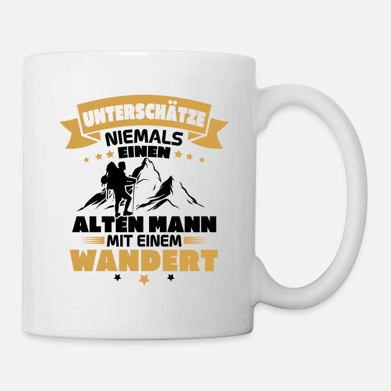 Alten mann mit einem wandert - Tasse - Weiß