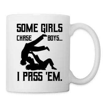 Jiu-jitsu Certaines filles chassent les garçons que je leur passe - Mug blanc - blanc - Droite