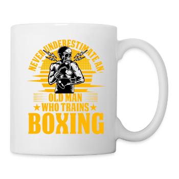 Unterschätzen Sie niemals einen alten Mann, der Boxen trainiert - Tasse - Weiß - Rechts