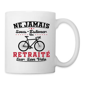 Ein Rentner auf seinem Fahrrad Humor Radfahren Ruhestand - Tasse - Weiß - Rechts