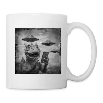 Dragon Selfie with UFO Weird 50s Photo 3 - Tasse - Weiß - Rechts