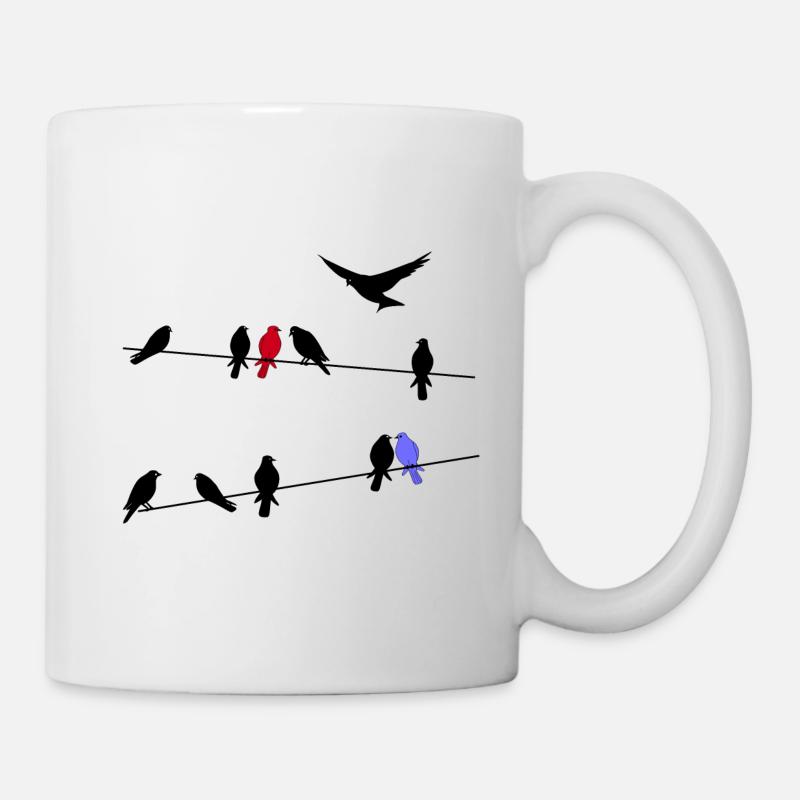 Oiseau oiseaux migrateurs noirs sur une ligne électrique - Mug blanc - blanc