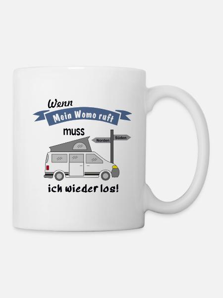 womo ruft campingbus - Tasse - Weiß