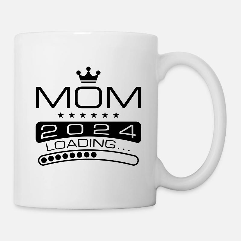Mama 2024 Loading Mom - Tasse - Weiß