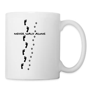 never walk alone hund mensch spuren - Tasse - Weiß - Rechts