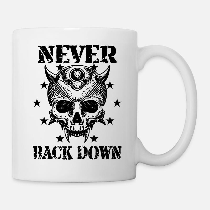 Schädel never back down Widerstand - Tasse - Weiß