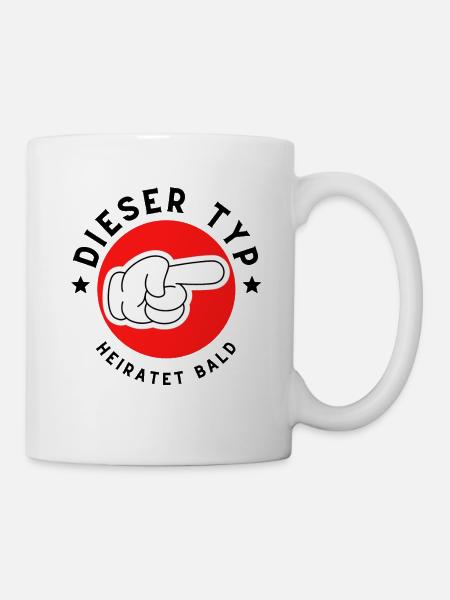 Dieser Typ Heiratet bald nach links zeigen - Tasse - Weiß