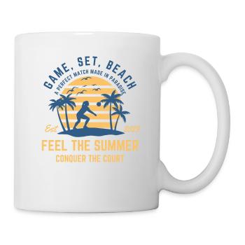 Fille de volleyball jouant à la plage pendant l’été - Mug blanc - blanc - Droite