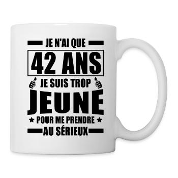 j ai 42 ans / t-shirt humour anniversaire 42 ans - Mug blanc - blanc - Droite