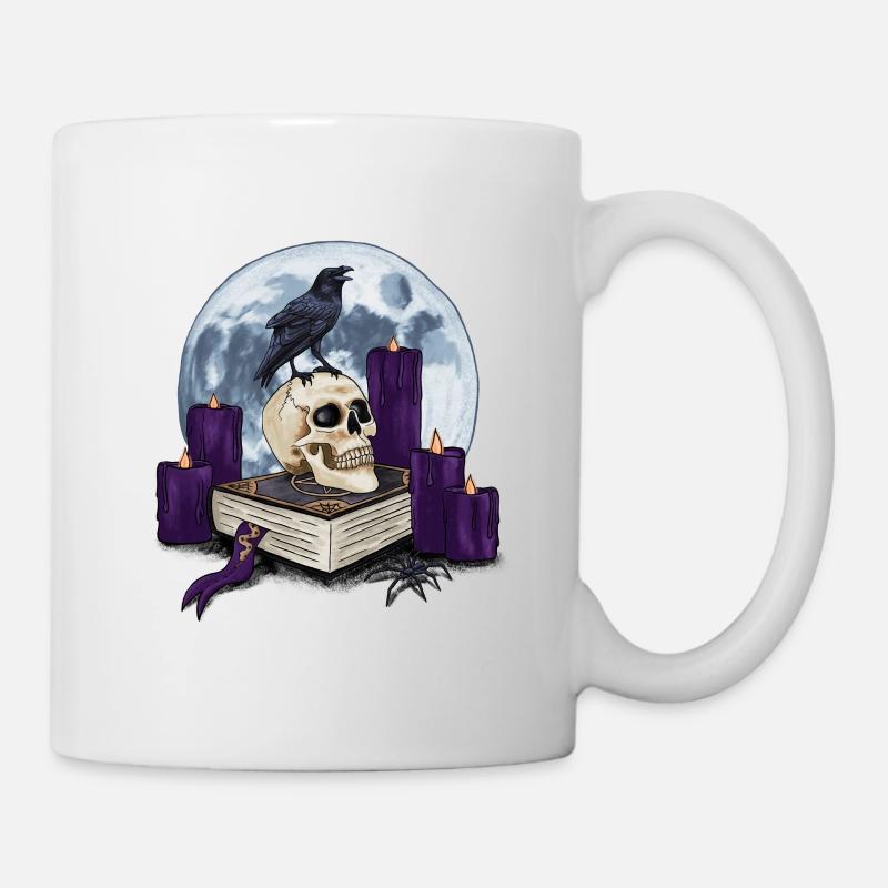 Livre de sorcière avec crâne et corbeau à la pleine lune - Mug blanc - blanc