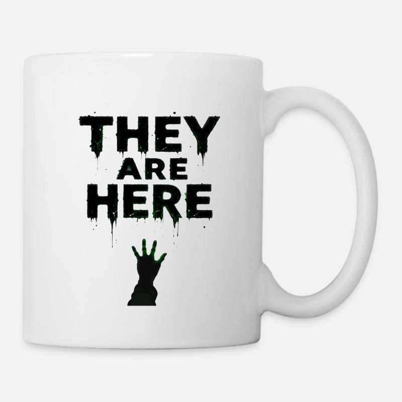 Außerirdische sind hier - Tasse - Weiß