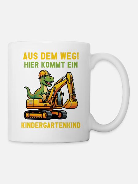 Hier kommt ein Kindergartenkind 2026 Bagger Dino - Tasse - Weiß