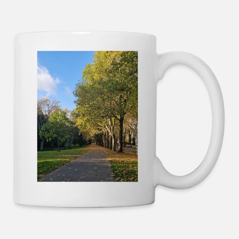 Chemin d’automne à travers Lauballee - Mug blanc - blanc