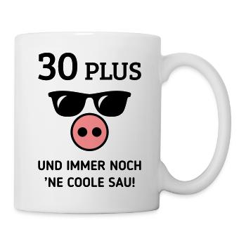 30 Plus Und Immer Noch ’Ne Coole Sau! (Geburtstag) - Tasse - Weiß - Rechts