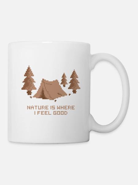 Die Natur ist der Ort, an dem ich mich wohlfühle - Camping Pixel Art - Tasse - Weiß