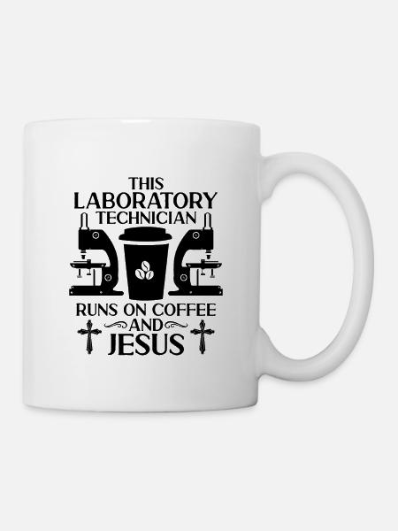 Ce technicien de laboratoire fonctionne sur un scientifique de laboratoire - Mug blanc - blanc