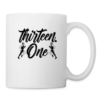 Treize marathoniens athlétiques d’un demi-marathon - Mug blanc - blanc - Droite