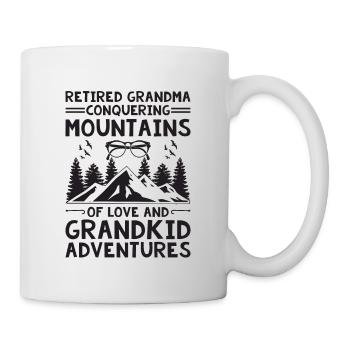 Pensionierte Oma Eroberung der Berge Ruhestand Pe - Tasse - Weiß - Rechts