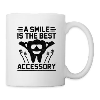 Lächeln ist das beste Zubehör Zahnarzt Zahnarzt - Tasse - Weiß - Rechts