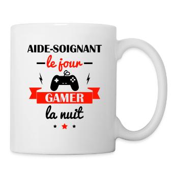 Aide soignant le jour gamer la nuit, idée cadeau - Mug blanc - blanc - Droite