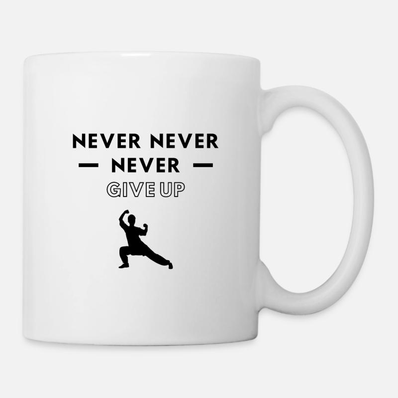 Karate: Niemals aufgeben. - Tasse - Weiß
