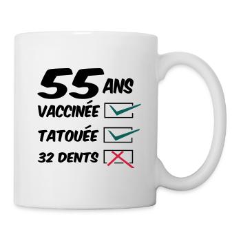 55 ans tatouée et vaccinée//design humoristique - Mug blanc - blanc - Droite