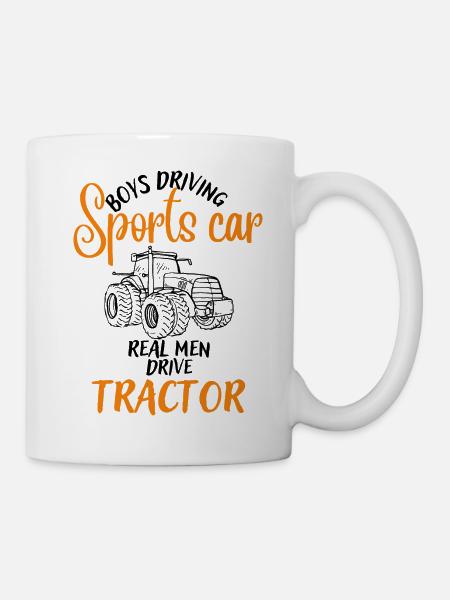 Les garçons conduisent des voitures de sport Les hommes conduisent des tracteurs - Mug blanc - blanc