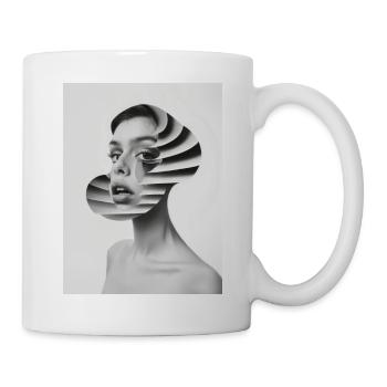 AP Portrait surréaliste 4 août 2024 - Mug blanc - blanc - Droite