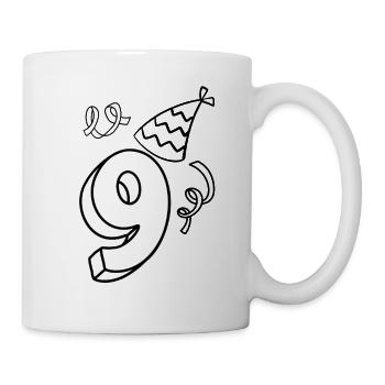 Chemise de coloriage : un point culminant créatif pour le 9e anniversaire - Mug blanc - blanc - Droite