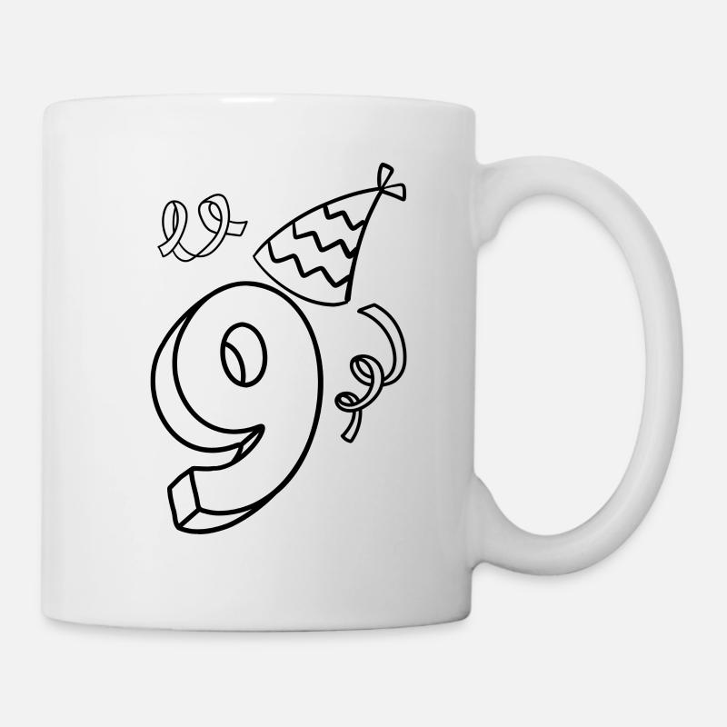 Chemise de coloriage : un point culminant créatif pour le 9e anniversaire - Mug blanc - blanc