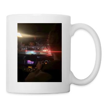 Stadtverkehr bei Nacht - Tasse - Weiß - Rechts