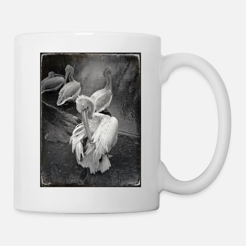 Dark Pelicans - Tasse - Weiß