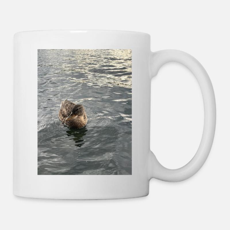 Un canard sur une eau calme - Mug blanc - blanc