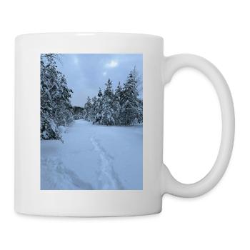 Sentiers hivernaux dans la forêt enneigée - Mug blanc - blanc - Droite