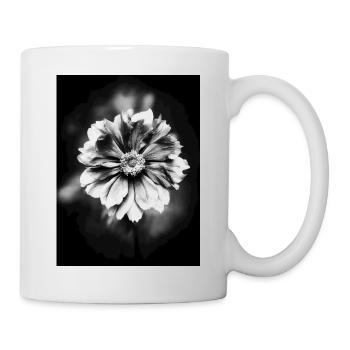 Contraste entre fleurs noires et blanches - Mug blanc - blanc - Droite