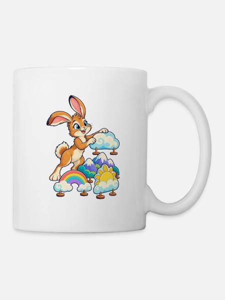 Fröhlicher Hase über Regenbogenlandschaft - Tasse - Weiß