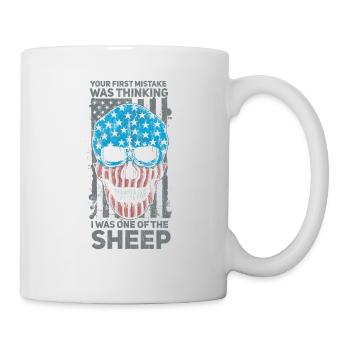 Her first mistake was to think I was one - Mug - white - Right