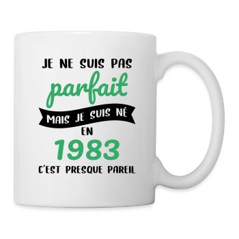 Anniversaire 40 ans - Pas parfait mais né en 1983 - Mug blanc - blanc - Droite