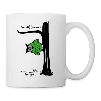 Eule auf Baum "be different, be you" - Tasse - Weiß - Rechts