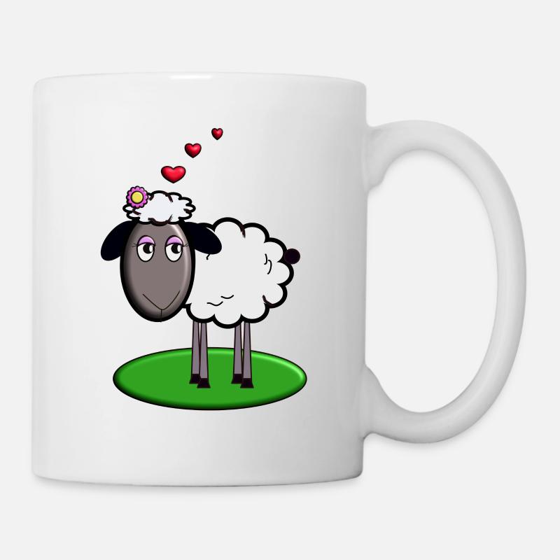 süßes verliebtes Schaf auf einer Wiese - Tasse - Weiß