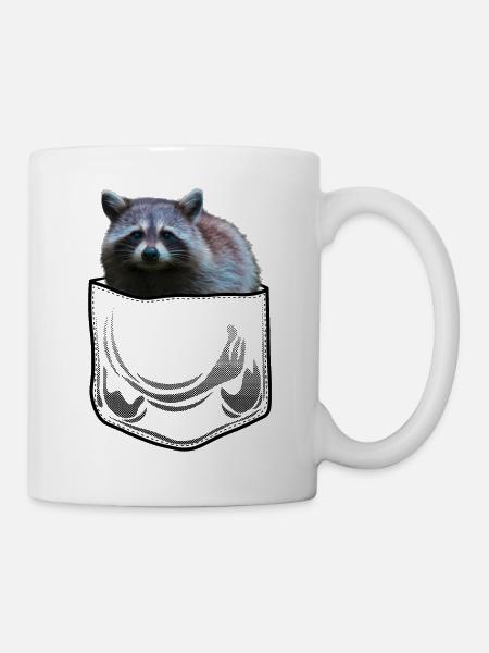 Waschbär in Tasche Brusttasche Bären Geschenk - Tasse - Weiß