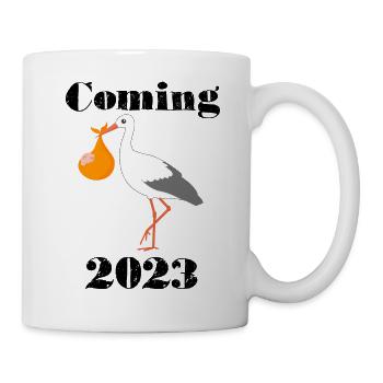 Bébé arrive en 2023, cigogne - Mug blanc - blanc - Droite