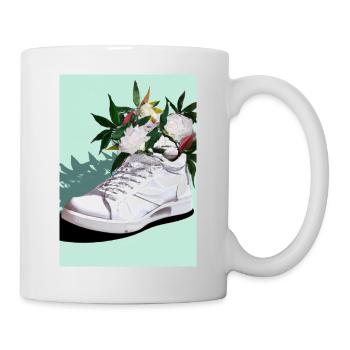 Sneaker mit Blumen - Tasse - Weiß - Rechts