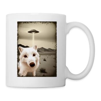 Polarfusch spots UFO in desert - Mug - white - Right